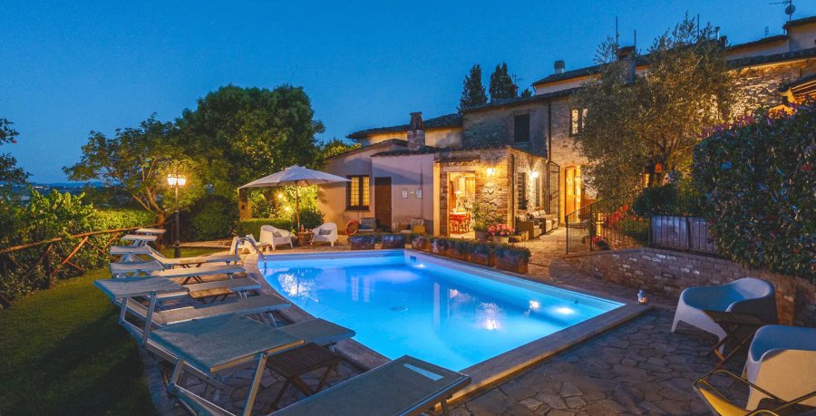 Piscina panoramica e spazi esterni di BorgoCuore